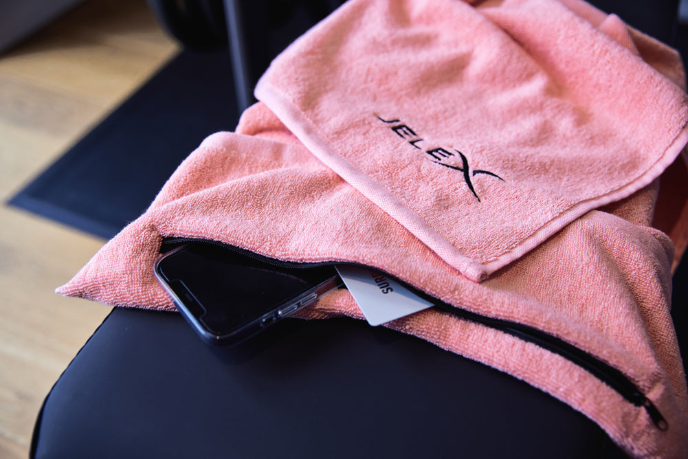 JELEX "100FIT" Fitness Towel with Zipped Pocket pink
